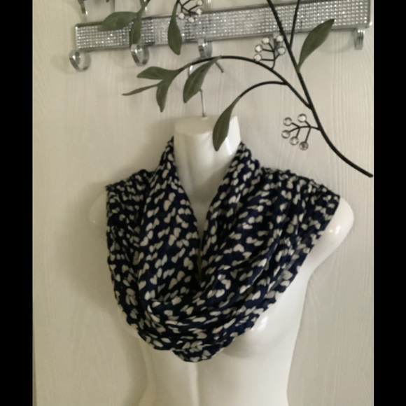 J Crew Sarong or Scarf New with tag navy blue hearts Fringe one size Ver… - Picture 7 of 15